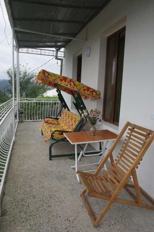 Guest House Nona Kutaisi Exterior foto