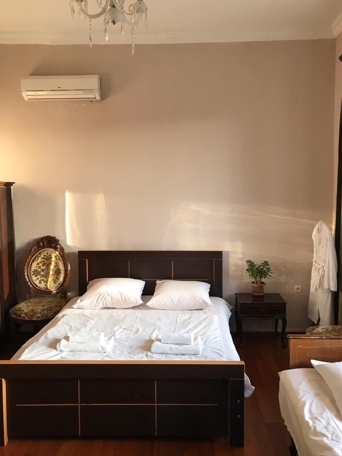 Guest House Nona Kutaisi Quarto foto